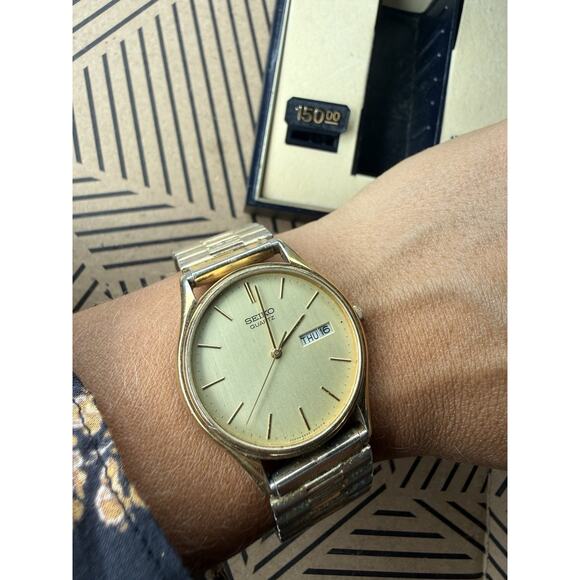 Vintage Seiko 6533-8019 Quartz Day Date Gold Tone Men’s Watch Box Runs Speidel main image 3